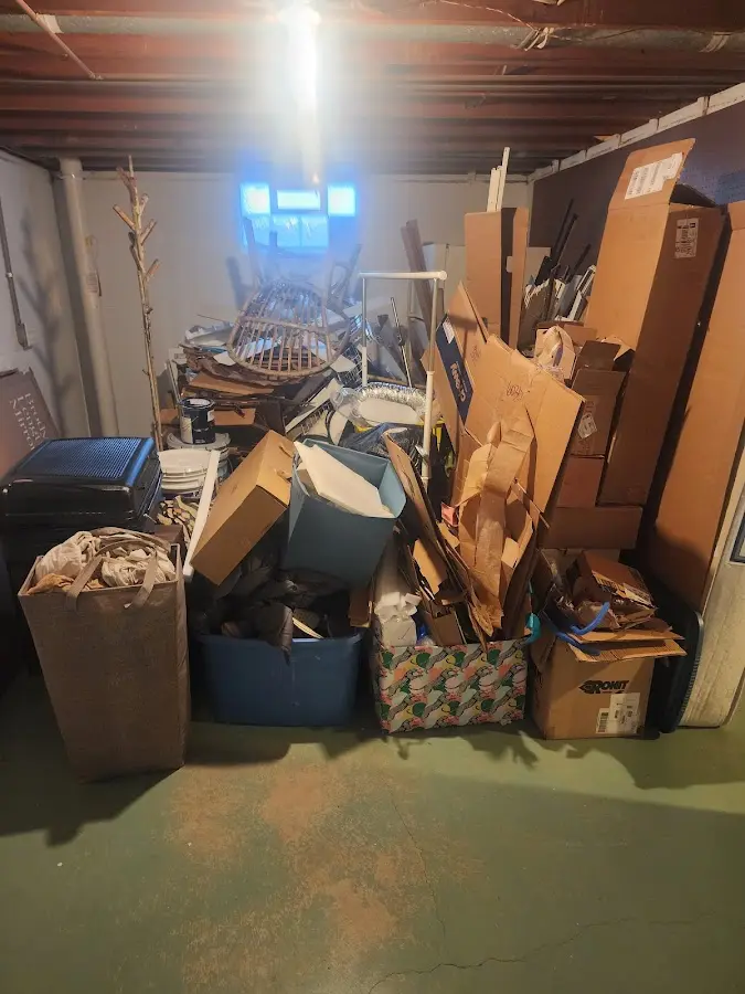 Roll-off dumpster container at job site for Cleanout Dumpster Rental in Ahtanum